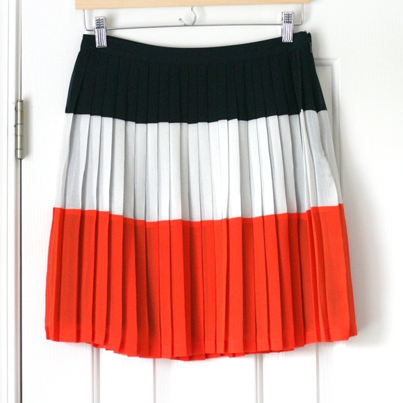 Banana Republic Dresses & Skirts - Banana Republic navy white orange pleated skirt